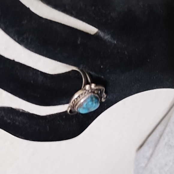 Native American Style Ring - Picture 2 of 7